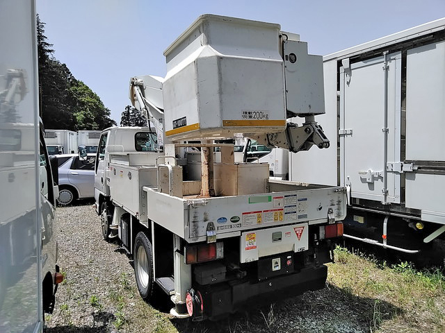 いすゞエルフ高所作業車小型（2t・3t）[写真04]