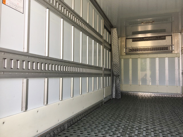 いすゞエルフ冷凍車（冷蔵車）小型（2t・3t）[写真11]