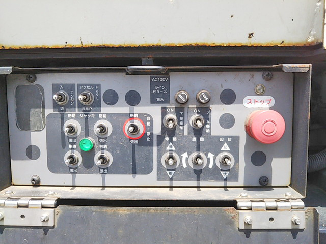 いすゞエルフ高所作業車小型（2t・3t）[写真17]