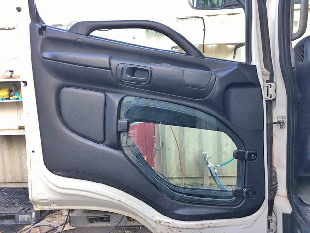 日野レンジャーダンプ中型（4t）[写真25]