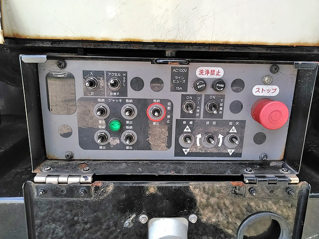 いすゞエルフ高所作業車小型（2t・3t）[写真16]