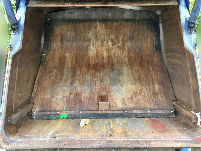 いすゞエルフパッカー車（塵芥車）小型（2t・3t）[写真13]