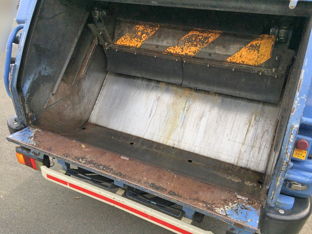 いすゞエルフパッカー車（塵芥車）小型（2t・3t）[写真17]