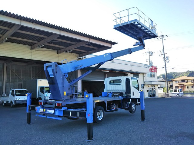 いすゞエルフ高所作業車小型（2t・3t）[写真02]