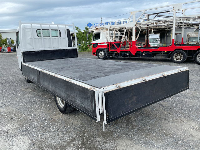三菱ふそうキャンター平ボディ小型（2t・3t）[写真13]