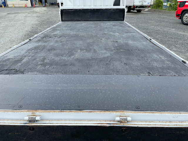 三菱ふそうキャンター平ボディ小型（2t・3t）[写真15]