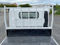 三菱ふそうキャンター平ボディ小型（2t・3t）[写真16]