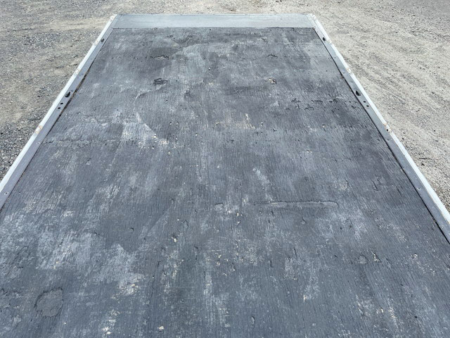 三菱ふそうキャンター平ボディ小型（2t・3t）[写真17]