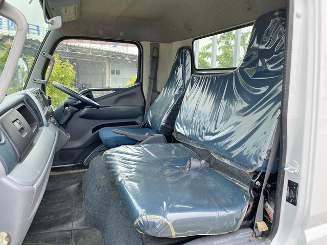 三菱ふそうキャンター平ボディ小型（2t・3t）[写真31]