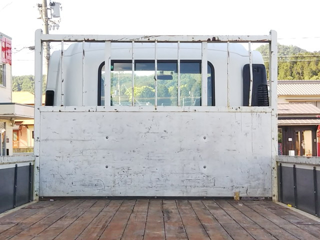 いすゞフォワード平ボディ中型（4t）[写真16]