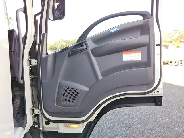 いすゞフォワード平ボディ中型（4t）[写真31]