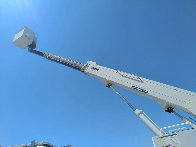 いすゞエルフ高所作業車小型（2t・3t）[写真11]