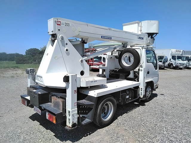 いすゞエルフ高所作業車小型（2t・3t）[写真02]