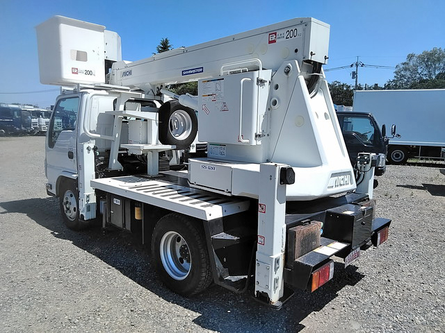 いすゞエルフ高所作業車小型（2t・3t）[写真04]