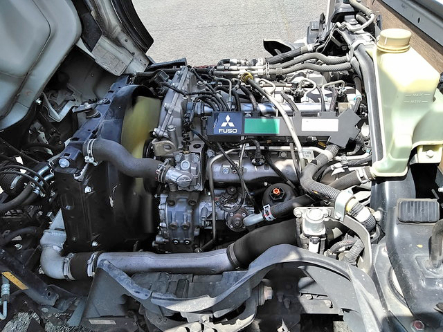 三菱ふそうキャンター平ボディ小型（2t・3t）[写真23]