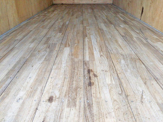 三菱ふそうキャンターアルミバン小型（2t・3t）[写真12]