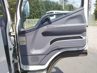 三菱ふそうキャンターアルミバン小型（2t・3t）[写真30]