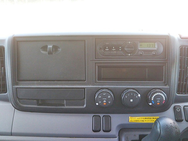 三菱ふそうキャンターアルミバン小型（2t・3t）[写真35]