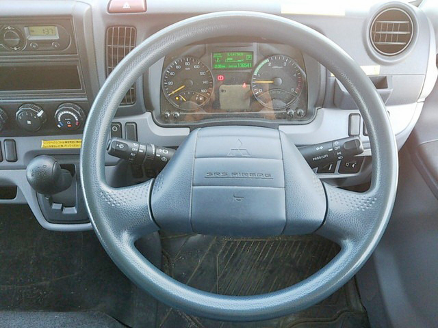 三菱ふそうキャンターアルミバン小型（2t・3t）[写真36]