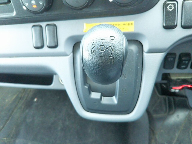 三菱ふそうキャンターアルミバン小型（2t・3t）[写真38]