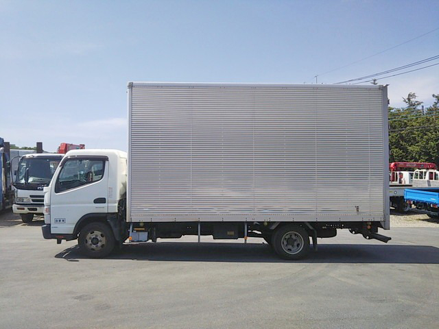 三菱ふそうキャンターアルミバン小型（2t・3t）[写真05]