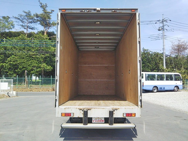 三菱ふそうキャンターアルミバン小型（2t・3t）[写真09]