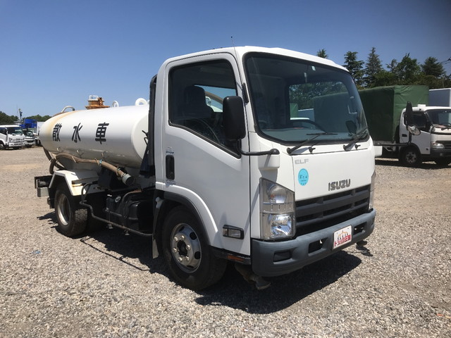 いすゞエルフ散水車小型（2t・3t）[写真03]
