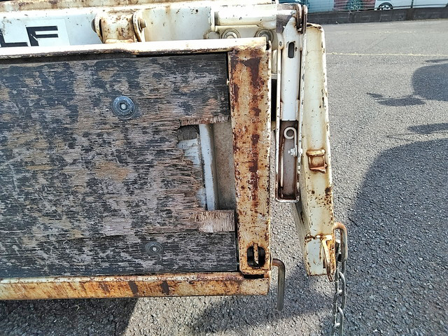 いすゞエルフ平ボディ小型（2t・3t）[写真13]