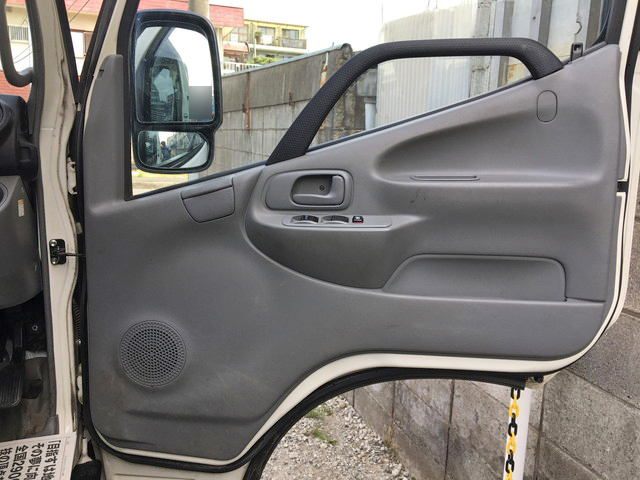 日野デュトロ平ボディ小型（2t・3t）[写真30]