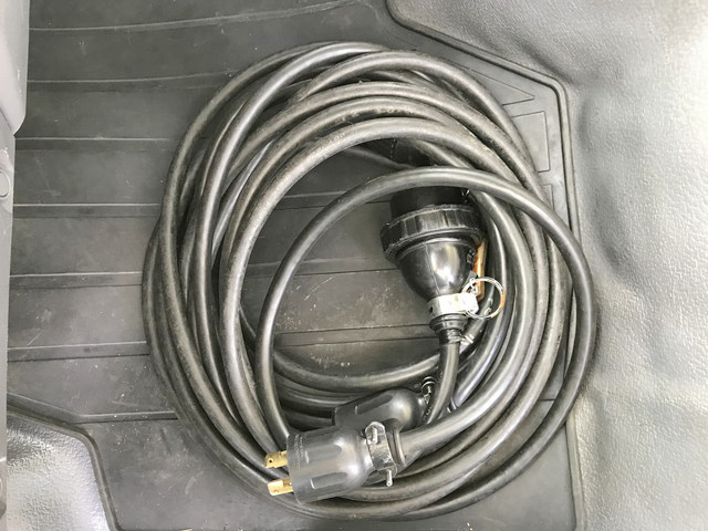 いすゞエルフ冷凍車（冷蔵車）小型（2t・3t）[写真18]