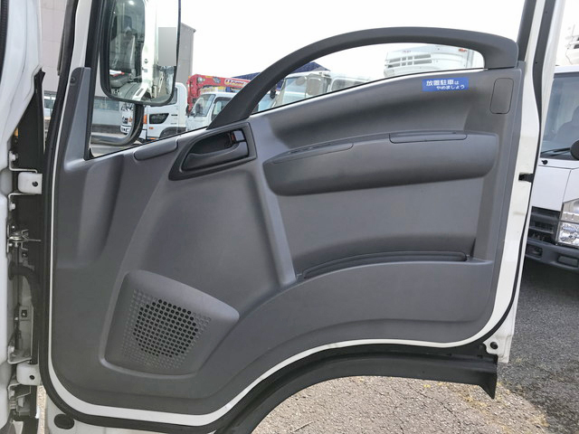 いすゞエルフ冷凍車（冷蔵車）小型（2t・3t）[写真31]