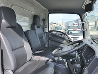 いすゞエルフ冷凍車（冷蔵車）小型（2t・3t）[写真33]