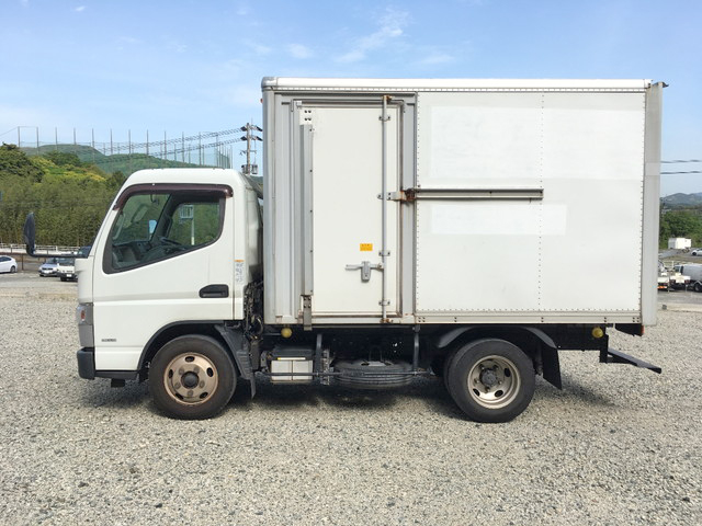 三菱ふそうキャンターパネルバン小型（2t・3t）[写真05]
