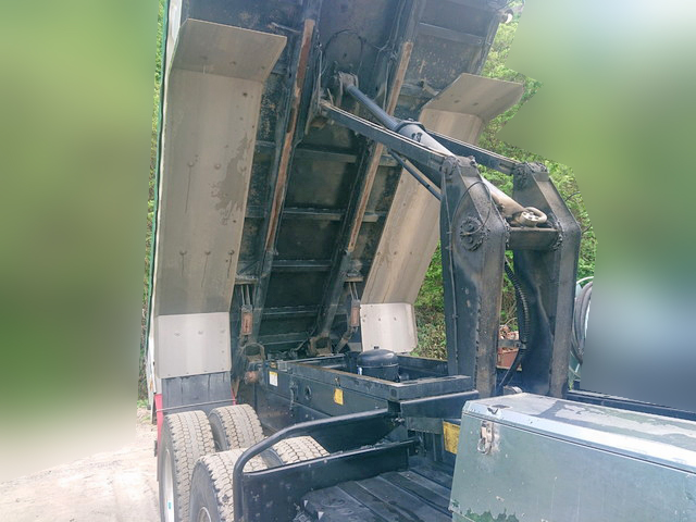 いすゞギガダンプ大型（10t）[写真18]