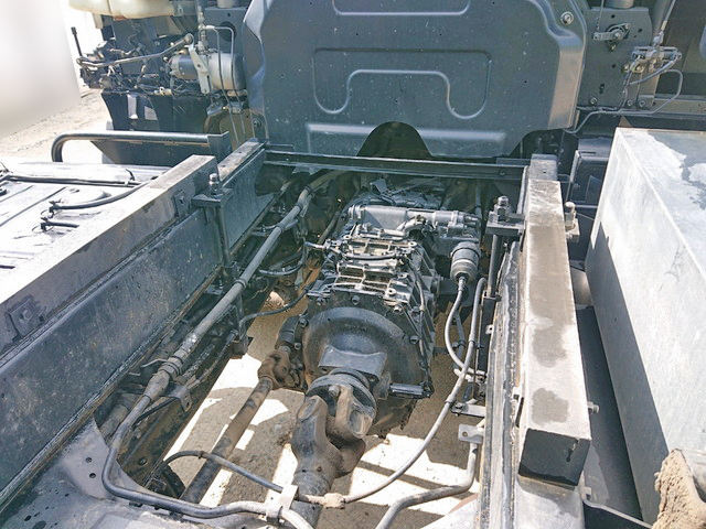 いすゞギガダンプ大型（10t）[写真25]