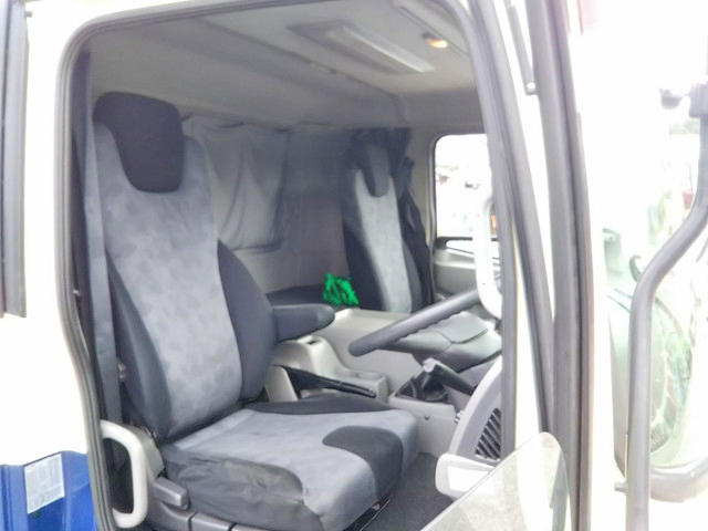 UDトラックスコンドルアルミブロック中型（4t）[写真29]