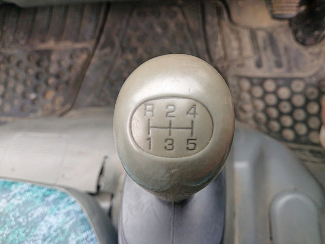 三菱ふそうキャンター高所作業車小型（2t・3t）[写真38]