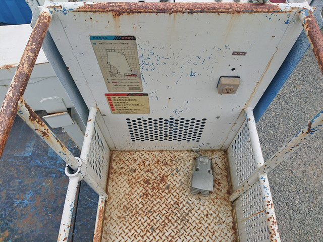 三菱ふそうキャンター高所作業車小型（2t・3t）[写真08]