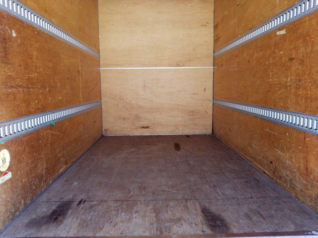 いすゞエルフアルミバン小型（2t・3t）[写真16]