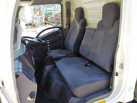 いすゞエルフアルミバン小型（2t・3t）[写真32]