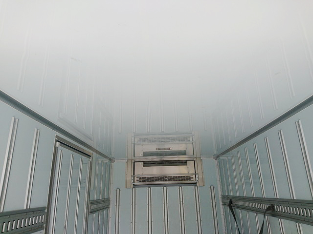 いすゞフォワード冷凍車（冷蔵車）中型（4t）[写真11]