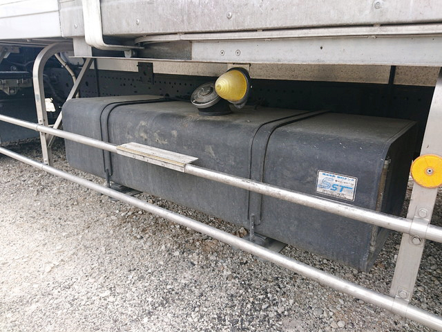 いすゞフォワード冷凍車（冷蔵車）中型（4t）[写真17]