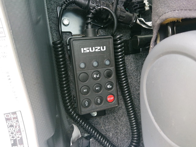 いすゞフォワード冷凍車（冷蔵車）中型（4t）[写真32]