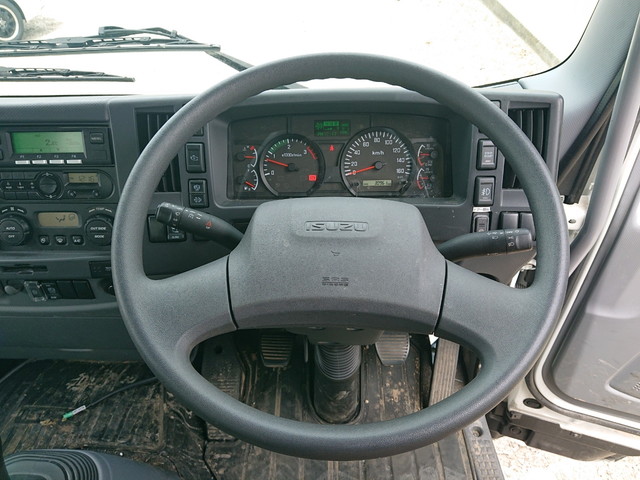 いすゞフォワード冷凍車（冷蔵車）中型（4t）[写真33]