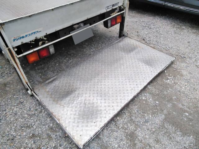 三菱ふそうキャンタークレーン4段小型（2t・3t）[写真07]