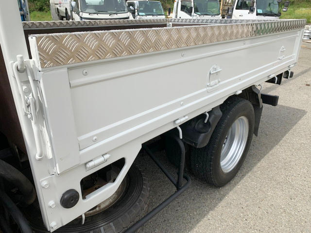 いすゞエルフユニック3段小型（2t・3t）[写真19]