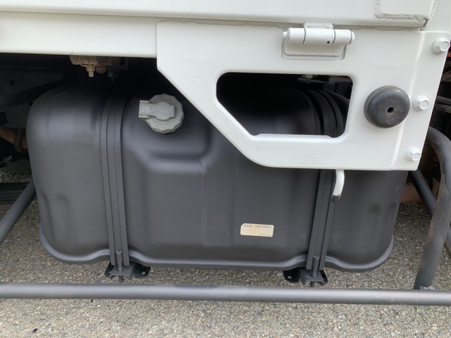 いすゞエルフユニック3段小型（2t・3t）[写真21]