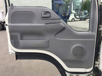 いすゞエルフアルミバン小型（2t・3t）[写真26]