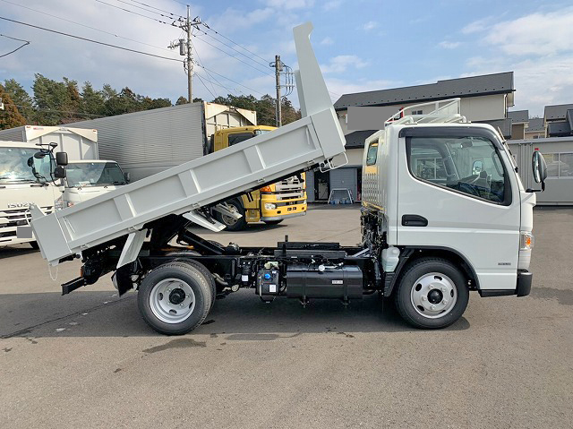三菱ふそうキャンターダンプ小型（2t・3t）[写真06]