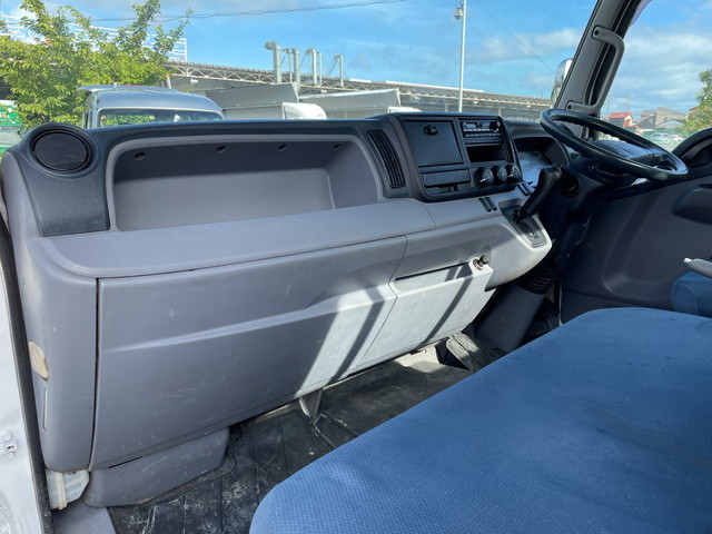 三菱ふそうキャンター平ボディ小型（2t・3t）[写真29]